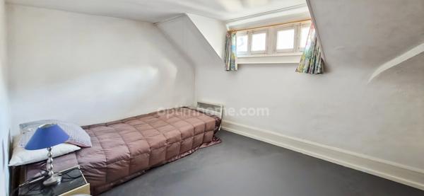 90000 BELFORT CENTRE- MAISON DE MAITRE- 6 PIECES- 5 CHAMBRES- SOUS SOL COMPLET- PARKING- TERRASSE- CALME