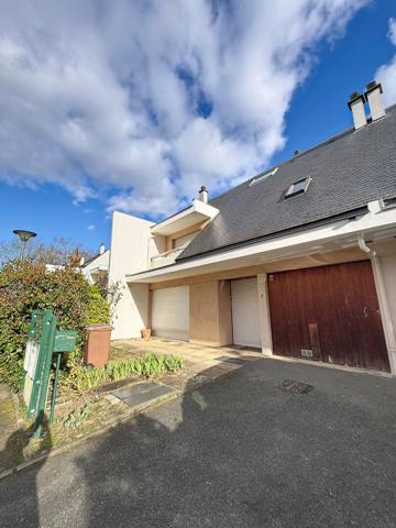 Maison Evry Courcouronnes 8 pièce(s) 150 m2