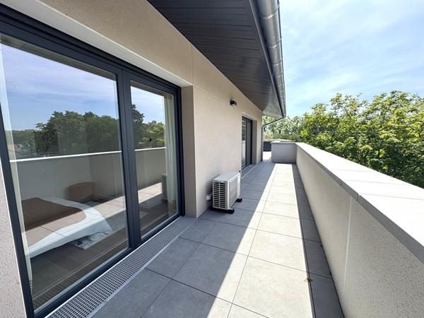 Appartement 5 pièces de 126m² + 150m² de Terrasse + 2 Parkings sous-sol ! Cote Pavée