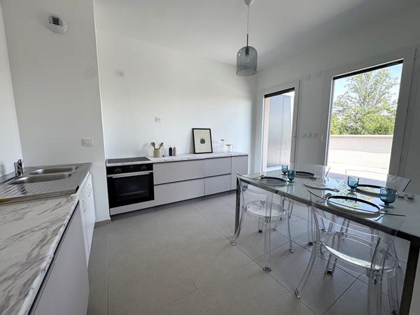 Appartement 5 pièces de 126m² + 150m² de Terrasse + 2 Parkings sous-sol ! Cote Pavée