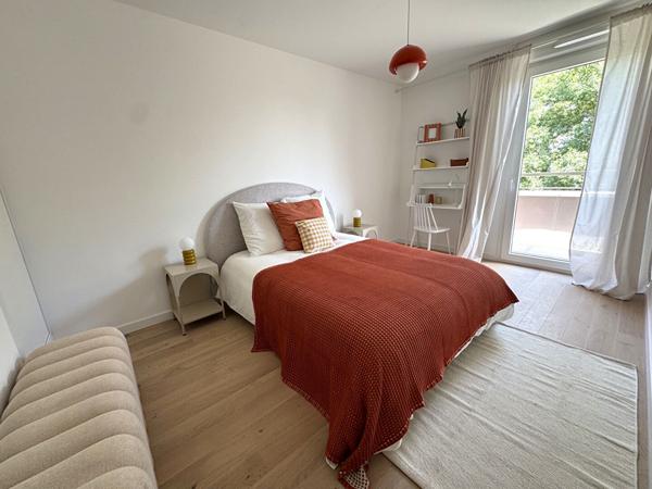 Appartement 5 pièces de 126m² + 150m² de Terrasse + 2 Parkings sous-sol ! Cote Pavée