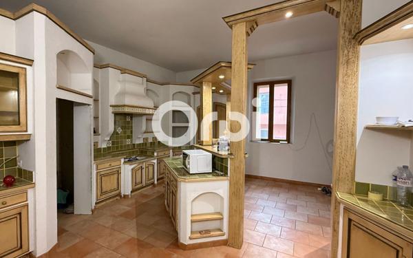 Maison à vendre    7 pièces •  Garéoult