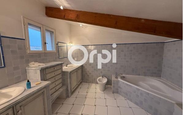 Maison à vendre    7 pièces •  Garéoult