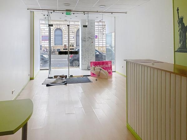 A vendre MURS sur les quais à proximité du grand Théâtre