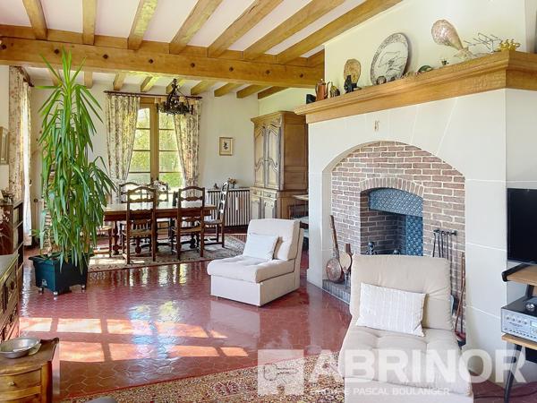 Sur la Montagne de WERVICQ-SUD, maison individuelle de 188 m² hab. à moderniser sur un terrain de 3 900 m² - 4 chambres dont 2 avec salle de bains - 2 bureaux - Calme et verdure WERVICQ SUD