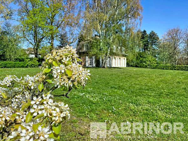 Sur la Montagne de WERVICQ-SUD, maison individuelle de 188 m² hab. à moderniser sur un terrain de 3 900 m² - 4 chambres dont 2 avec salle de bains - 2 bureaux - Calme et verdure WERVICQ SUD