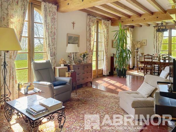 Sur la Montagne de WERVICQ-SUD, maison individuelle de 188 m² hab. à moderniser sur un terrain de 3 900 m² - 4 chambres dont 2 avec salle de bains - 2 bureaux - Calme et verdure WERVICQ SUD