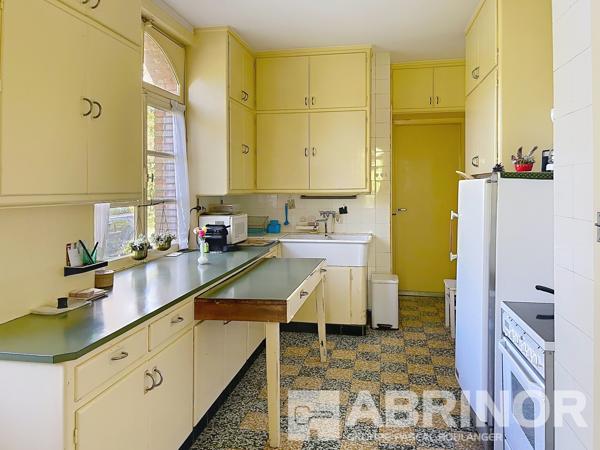 Sur la Montagne de WERVICQ-SUD, maison individuelle de 188 m² hab. à moderniser sur un terrain de 3 900 m² - 4 chambres dont 2 avec salle de bains - 2 bureaux - Calme et verdure WERVICQ SUD