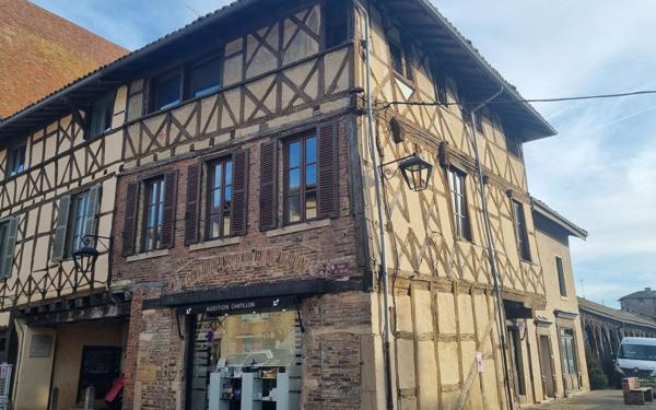 Appartement à vendre    7 pièces • 154 m2 Châtillon-sur-Chalaronne