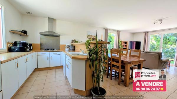 RARE VILLA DE PLAIN-PIED avec piscine et garage à 15 mn de Mandelieu !