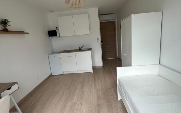 Appartement à louer    1 pièce • 17 m2 Saint-Loubès