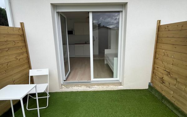Appartement à louer    1 pièce • 17 m2 Saint-Loubès