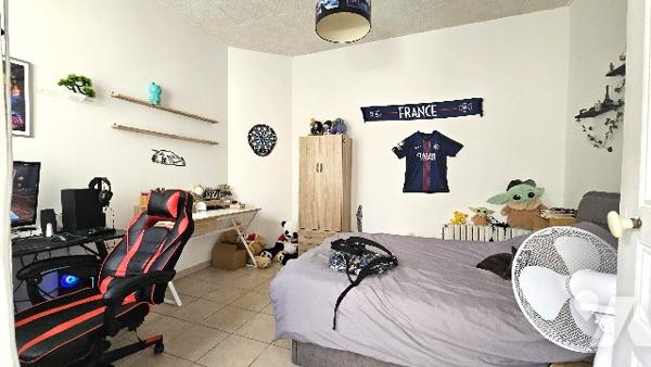 Maison T5 avec cour, garage et sous-sol à CHAUNY (02) Centre-Ville