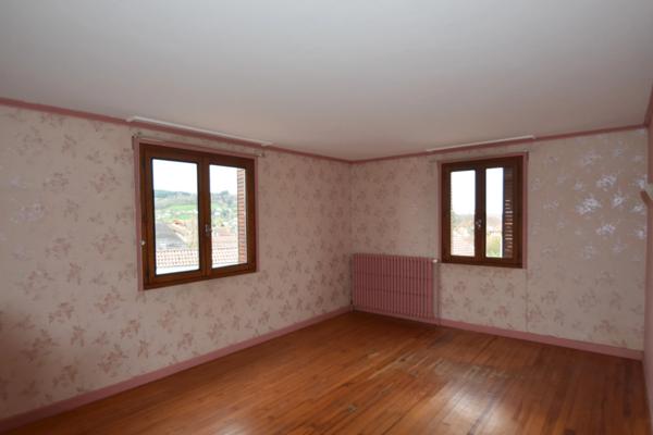 CHAUFFAILLES (71) - maison 5 piéces - 139 m2 - terrain 560m²