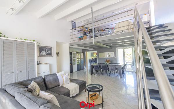 Maison à vendre    5 pièces •  Saint-Vivien