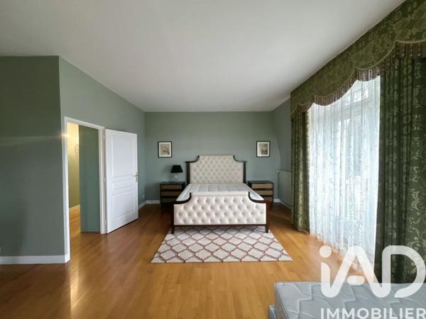 Maison à vendre 11 pièces 413 m² Louveciennes
