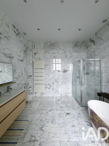 Maison à vendre 11 pièces 413 m² Louveciennes