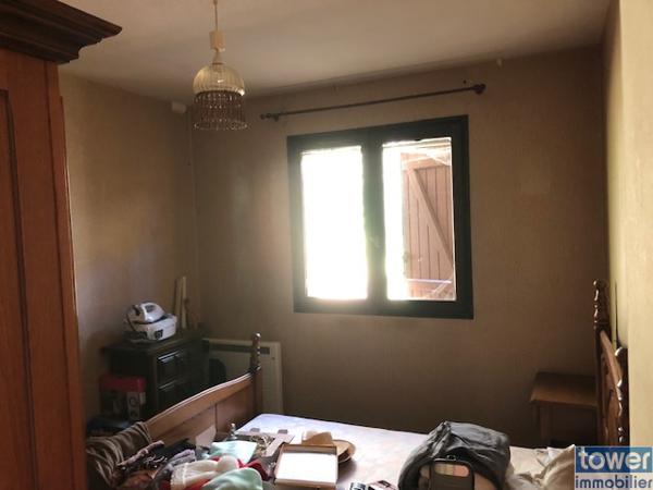 Maison
                                                                                                                                                                                                                                                                                                                        6 pièce(s)                                                                                                                                                                                                          4 chambre(s)                                                                                                                                                                                                          98  m²