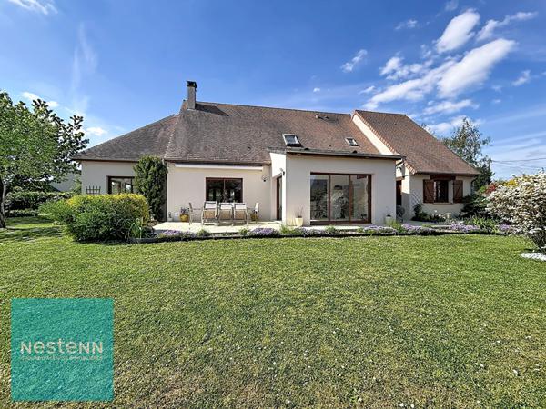 Maison traditionnelle 7 pièces avec piscine à vendre à Azay-sur-Cher