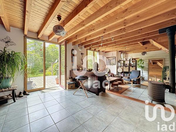 Maison 7 pièces de 124 m² à Camors (56330)