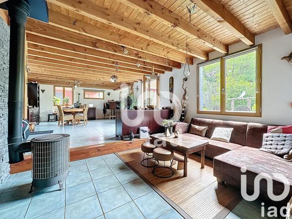 Maison 7 pièces de 124 m² à Camors (56330)