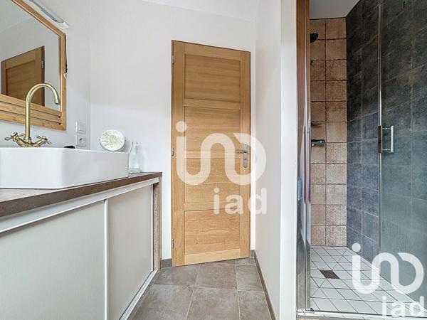 Maison 7 pièces de 124 m² à Camors (56330)