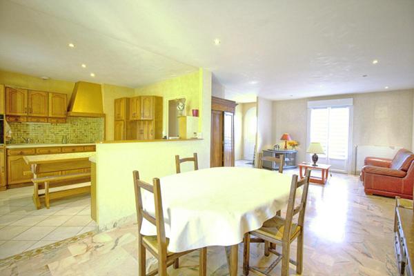 MAISON DE PLAIN PIED AU PLESSIS MACE, 6 PIECES ET 140 m2