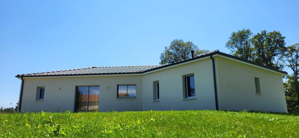 Maison
         8 pièces
        - 115 m²
