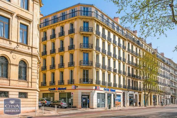 Appartement à louer 2 pièces 50.16m² Toulon (83000)