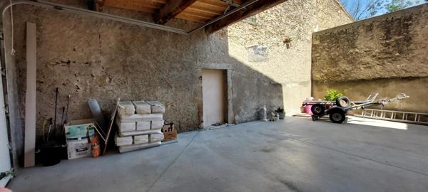 Maison 4 chambres, belles rénovations.