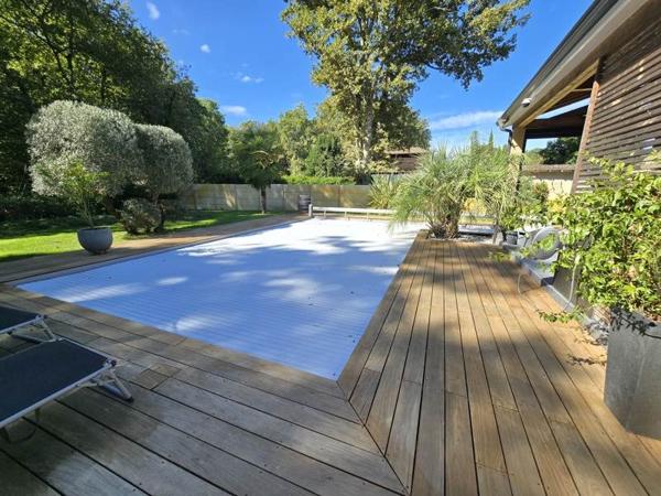 Maison à vendre |  Le Pian-Médoc |  8 pièces | 192 m²