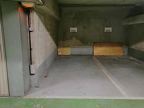Parking / Box à vendre de 13 m²