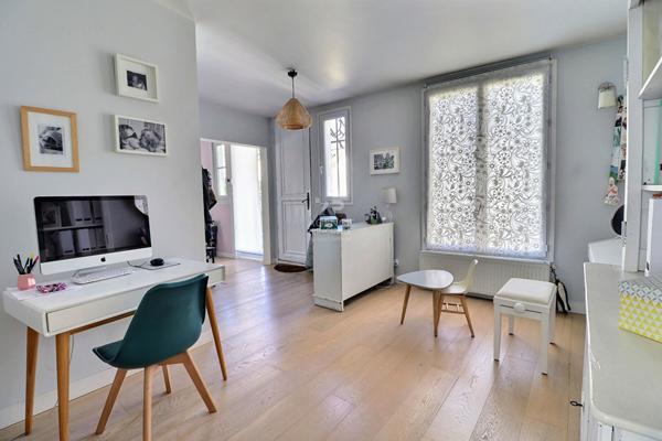Versailles Montreuil Appartement duplex 6 pièces 136 m² au sol dernier étage €629 000 ** - Référence 27543