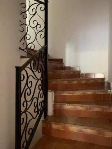 MAISON DE VILLE CALME ET A PROXIMITE DE TOUTES COMMODITES