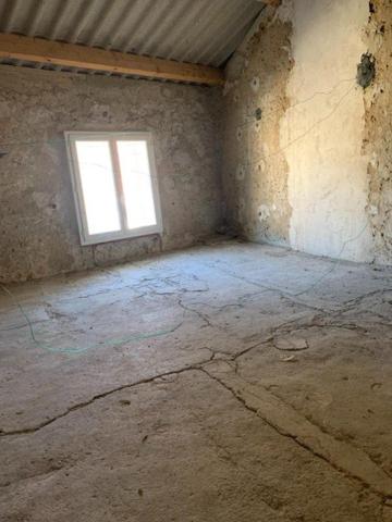 MAISON DE VILLE CALME ET A PROXIMITE DE TOUTES COMMODITES