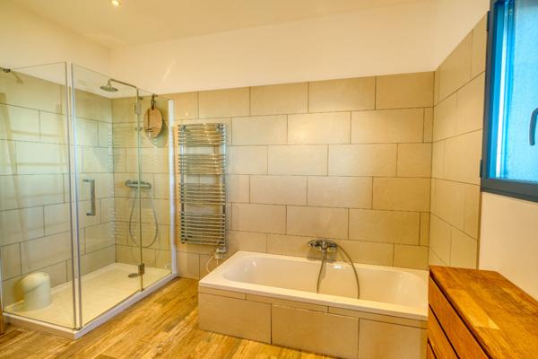 Maison Bastia - Cardo 5 pièces 170 m2 - terrain 975 m2 avec piscine vue mer