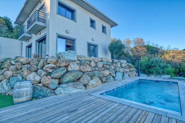Maison Bastia - Cardo 5 pièces 170 m2 - terrain 975 m2 avec piscine vue mer