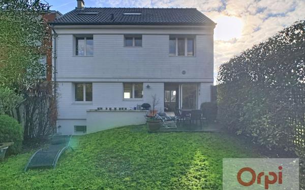 Maison à vendre    6 pièces • 174 m2 Issy-les-Moulineaux