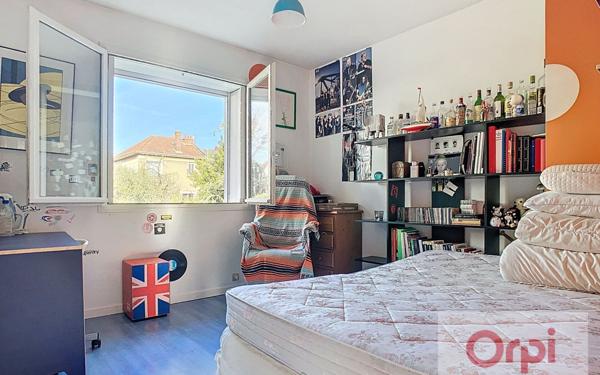 Maison à vendre    6 pièces • 174 m2 Issy-les-Moulineaux