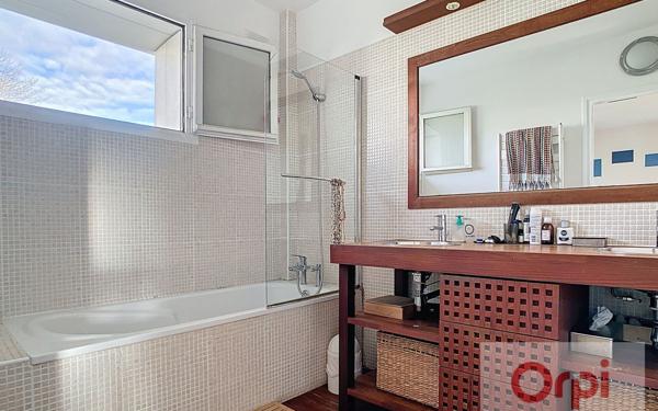 Maison à vendre    6 pièces • 174 m2 Issy-les-Moulineaux