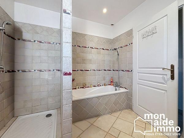 Maison de 5 chambres, garage, remise sur 2500 m2 de terrain clos