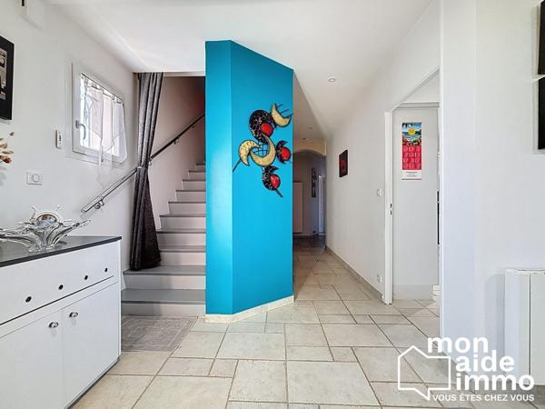 Maison de 5 chambres, garage, remise sur 2500 m2 de terrain clos