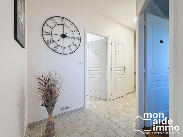 Maison de 5 chambres, garage, remise sur 2500 m2 de terrain clos