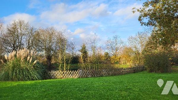 Maison rurale à vendre Précigné dans la Sarthe (72), comprenant :