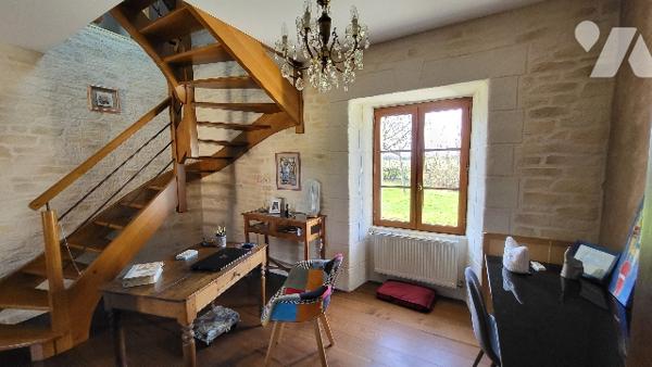 Maison rurale à vendre Précigné dans la Sarthe (72), comprenant :