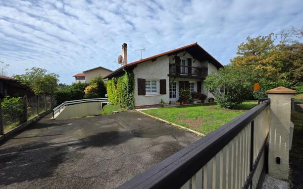 Maison à vendre    5 pièces • 121 m2 Mont-de-Marsan