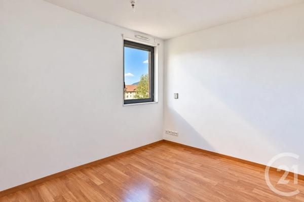 Appartement T3 à vendre  3 pièces - 71,62 m 2   ST JULIEN EN GENEVOIS  - 74
