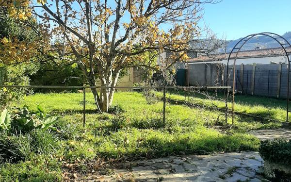 Maison à vendre    3 pièces •  Aussillon