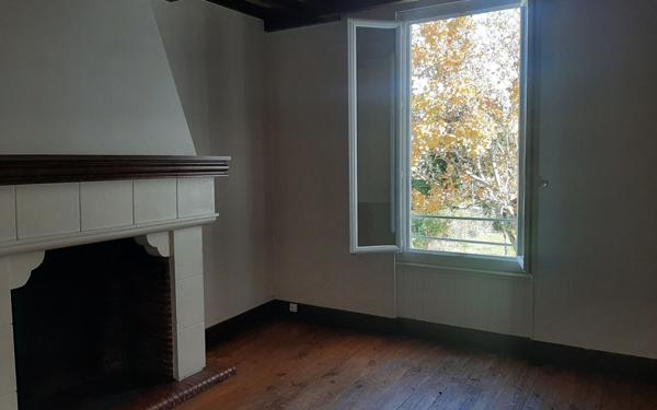 Maison à vendre    3 pièces •  Aussillon