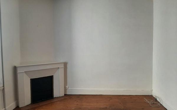 Maison à vendre    3 pièces •  Aussillon